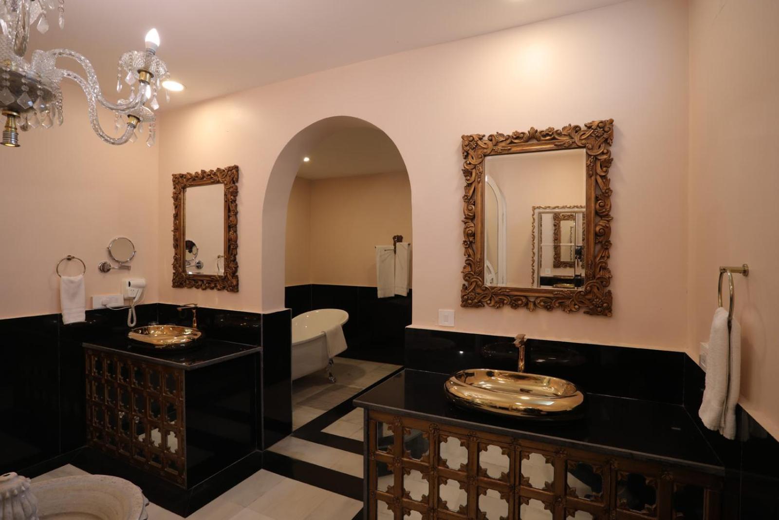 The Royal Retreat Resort & Spa Udaipur Eksteriør bilde